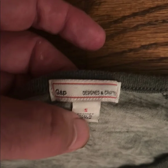 GAP Gray Fitted Long Sleeve Tee - Picture 2 of 5